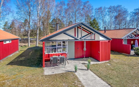 Eivi - 200M from the Sea: Möbel, Holz, Interior Design, Flooring, Fussboden, Stuhl, Zimmer, Decke, Wohnzimmer, Wohnung