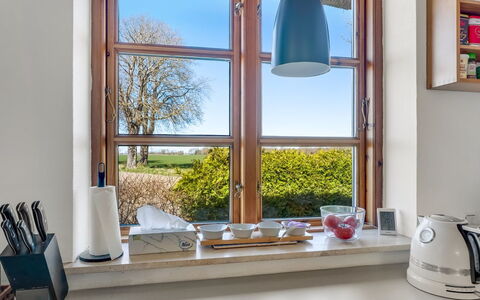 Fausta - 2Km from the Sea: Möbel, Holz, Interior Design, Flooring, Fussboden, Stuhl, Zimmer, Decke, Wohnzimmer, Wohnung