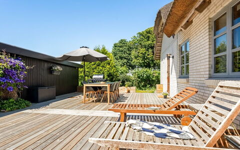 Fausta - 2Km from the Sea: Möbel, Holz, Interior Design, Flooring, Fussboden, Stuhl, Zimmer, Decke, Wohnzimmer, Wohnung