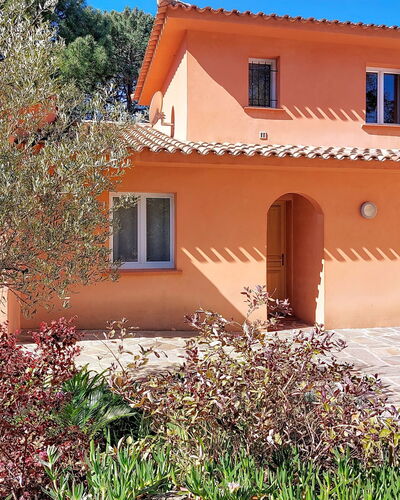 Villa Marea: Möbel, Holz, Stuhl, Fussboden, Meer, Balkon, Zaun, Deck, Hartholz, Holzbeize