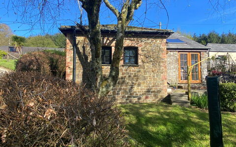 Shipload Cottage: Möbel, Holz, Stuhl, Fussboden, Meer, Balkon, Zaun, Deck, Hartholz, Holzbeize