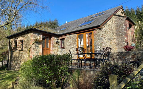 Hartland Hideaways: Möbel, Holz, Stuhl, Fussboden, Meer, Balkon, Zaun, Deck, Hartholz, Holzbeize