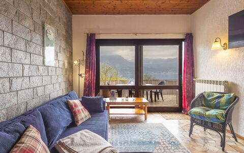 A Moment of Peace: Möbel, Holz, Flooring, Interior Design, Fussboden, Decke, Zimmer, Couch, Wohnzimmer, Stuhl