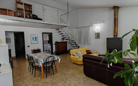 Villa del Monte: Interior Design, Möbel, Flooring, Fussboden, Zimmer, Decke, Wohnung, Zuhause, Wohnzimmer, Stuhl