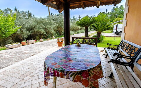 Villa del Monte: Möbel, Stuhl, Gartenmöbel, Garten, Flagstone, Schatten, Hinterhof, Tisch Im Freien, Garten, Landscaping