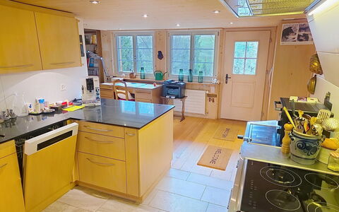Rüttimätteli: Küche, Countertop, Küchengerät, Major Appliance, Flooring, Interior Design, Holz, Cabinetry, Möbel, Fussboden