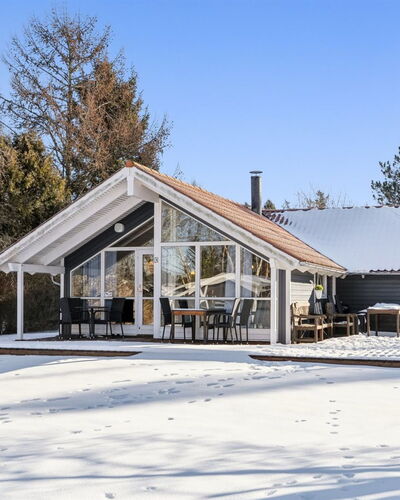 Elenor - 1.3Km from the Sea