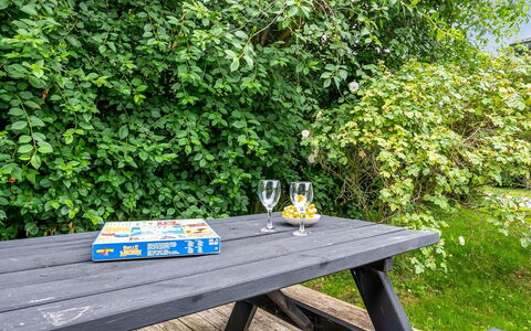 Hava - 250M from the Sea: Holz, Zuhause, Veranda, Deck, Hartholz, Dach, Holzbeize, Holzboden, Eco Hotel