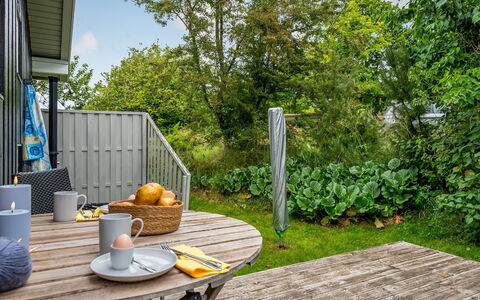 Hava - 250M from the Sea: Holz, Zuhause, Veranda, Deck, Hartholz, Dach, Holzbeize, Holzboden, Eco Hotel