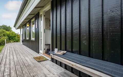 Hava - 250M from the Sea: Holz, Zuhause, Veranda, Deck, Hartholz, Dach, Holzbeize, Holzboden, Eco Hotel
