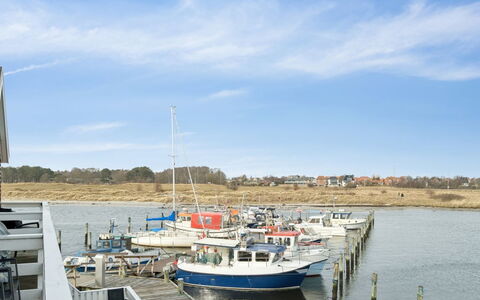 Ljubinka - 5M from the Sea: Boot, Wasser, Watercraft, Gewässer, Boote Und Boating - Geräte Und Materialien, Transport, Yachthafen, Wasserweg, Kanal, Hafen