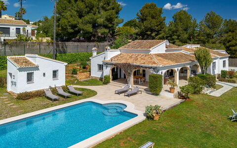 Tika: Estate, Villa, Hazienda, Villa, Rasen, Schwimmbad, Landscaping, Garten, Bauernhaus, Resort
