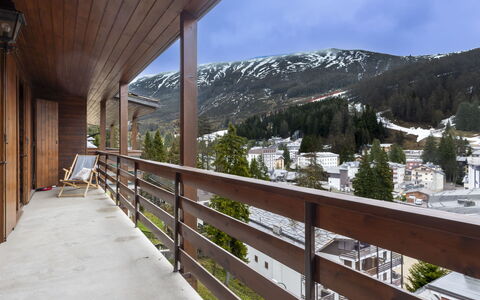 La Marmotta: Holz, Balkon, Geländer, Holzbeize, Hartholz, Veranda, Planke, Baluster, Deck