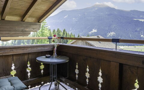 Panoramablick Tauern: Gebirge, Balkon, Hartholz, Holzbeize, Grat, Senke, Alpen, Billiard-Tisch, Schwimmbad, Massiv