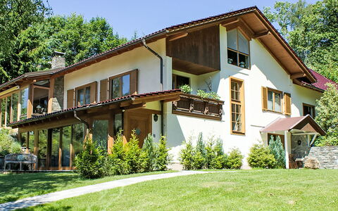 Apt. Luna: Gebäude, Fenster, Haus, Zuhause, Wohngebiet, Hütte, Die Architektur, Strauch, Grundstueck