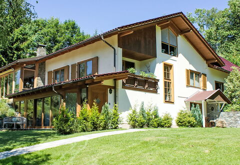 Luna: Gebäude, Fenster, Haus, Zuhause, Wohngebiet, Hütte, Die Architektur, Strauch, Grundstueck