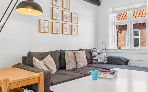 Cedomir - 400M from the Sea: Möbel, Interior Design, Couch, Flooring, Fussboden, Wand, Zimmer, Holz, Zuhause, Wohnzimmer