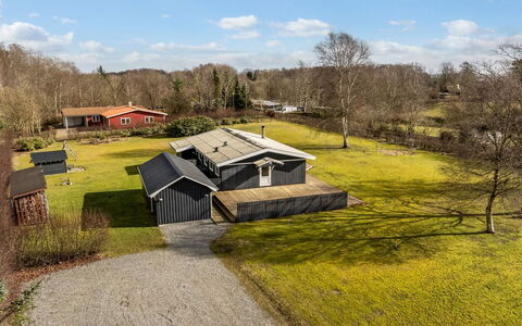 Jytte - 800M to the Fjord: Möbel, Holz, Interior Design, Flooring, Fussboden, Stuhl, Zimmer, Decke, Wohnzimmer, Wohnung