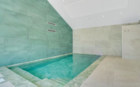 Goti - 400M from the Sea: Flooring, Fussboden, Fliese, Natürliches Material, Schwimmbad, Marmor, Badezimmer, Daylighting
