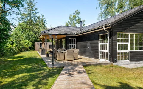Goti - 400M from the Sea: Haus, Hütte, Zuhause, Dach, Abstellgleis, Estate, Garten, Gartenbauten, Bauernhaus, Schatten