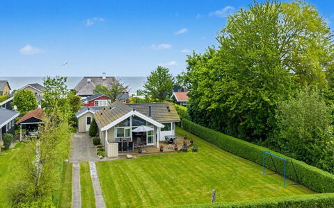 Arnia - 100M from the Sea: Holz, Dach, Zuhause, Haus, Die Architektur, Abstellgleis, Grundstueck, Hütte, Schuppen, Gartenbauten