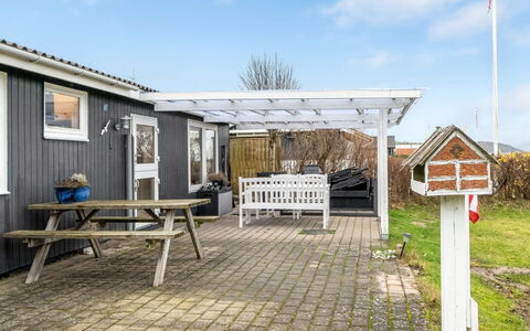 Richard - 400M from the Sea: Möbel, Holz, Interior Design, Flooring, Fussboden, Stuhl, Zimmer, Decke, Wohnzimmer, Wohnung