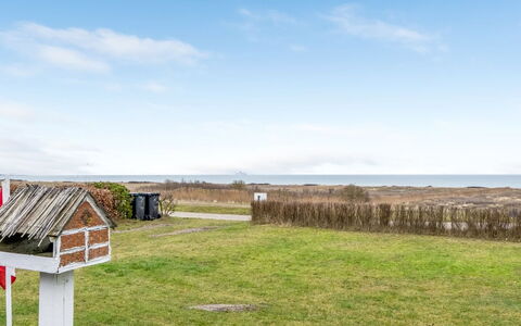 Richard - 400M from the Sea: Möbel, Holz, Interior Design, Flooring, Fussboden, Stuhl, Zimmer, Decke, Wohnzimmer, Wohnung