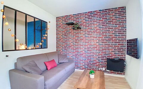 Le Maresol: Wand, Möbel, Interior Design, Backstein, Flooring, Couch, Zimmer, Fussboden, Wohnzimmer, Wohnung
