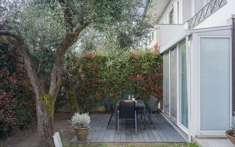 Casa a Un Passo dal Mare: Wohnung, Urban Design, Eigentumswohnung, Beton, Balkon, Daylighting, Gips