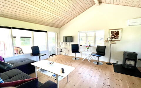 Annelouise - 180M to the Fjord: Flooring, Holz, Fussboden, Interior Design, Möbel, Decke, Wohnzimmer, Holzboden, Zuhause, Zimmer