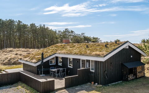 Steinunn - 600M from the Sea: Möbel, Holz, Interior Design, Flooring, Fussboden, Stuhl, Zimmer, Decke, Wohnzimmer, Wohnung