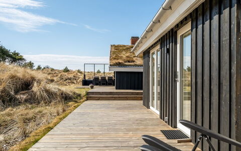 Steinunn - 600M from the Sea: Möbel, Holz, Interior Design, Flooring, Fussboden, Stuhl, Zimmer, Decke, Wohnzimmer, Wohnung