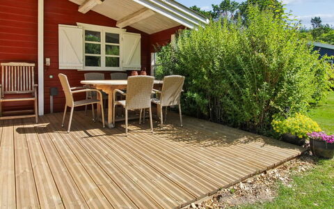 Jalina - 30Km from the Sea: Holz, Gartenmöbel, Möbel, Hartholz, Holzbeize, Holzboden, Deck, Schatten, Planke