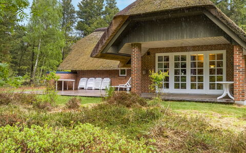 Ullamaj - 700M from the Sea: Dach, Dachdecken, Hütte, Haus, Zuhause, Ländliches Gebiet, Bauernhaus, Estate, Hütte, Garten