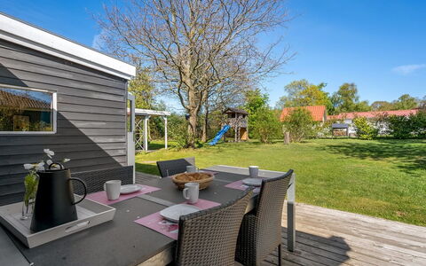 Niels - 1.3Km from the Sea: Möbel, Holz, Interior Design, Flooring, Fussboden, Stuhl, Zimmer, Decke, Wohnzimmer, Wohnung