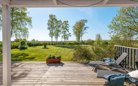 Niels - 1.3Km from the Sea: Möbel, Holz, Interior Design, Flooring, Fussboden, Stuhl, Zimmer, Decke, Wohnzimmer, Wohnung