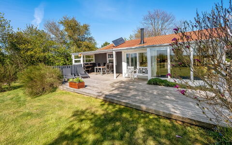 Niels - 1.3Km from the Sea: Möbel, Holz, Interior Design, Flooring, Fussboden, Stuhl, Zimmer, Decke, Wohnzimmer, Wohnung