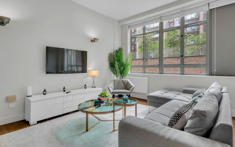 Lawerence Apartment: Boot, Gewässer, Watercraft, Boote Und Boating - Geräte Und Materialien, Wasserweg, Kanal, Yachthafen, Schiff, Schiffsbau, Küsten Und Ozeanische Forms