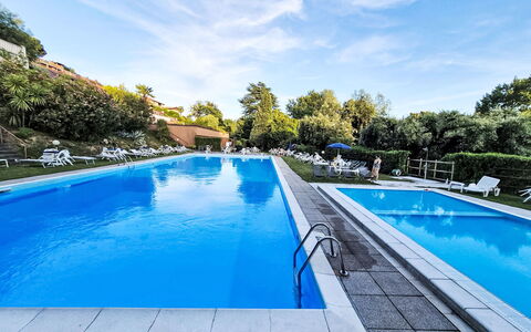 Lake & Pool: Schwimmbad, Freizeit, Resort, Eco Hotel, Gartenmöbel, Ferienort, Hotel, Thermae, Freizeitzentrum