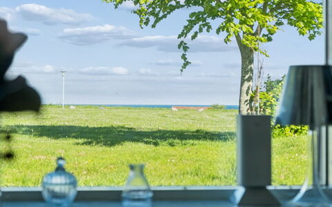 Arnke - 300M from the Sea: Möbel, Gartenmöbel, Geschirr, Tabelle, Drinkware, Stuhl, Tisch Im Freien, Essen, Flasche