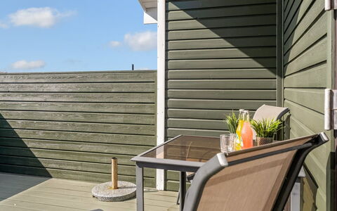 Eida - 400M from the Sea: Möbel, Interior Design, Holz, Decke, Flooring, Fussboden, Holzboden, Küche & Esszimmer Tisch, Tabelle, Light Fixture