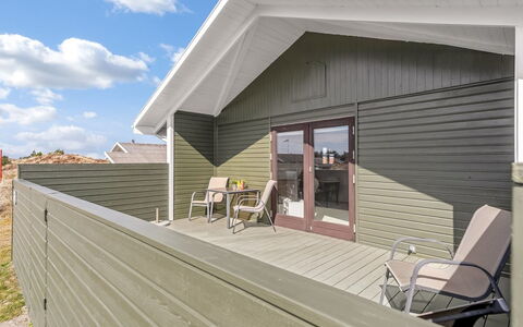 Eida - 400M from the Sea: Möbel, Interior Design, Holz, Decke, Flooring, Fussboden, Holzboden, Küche & Esszimmer Tisch, Tabelle, Light Fixture