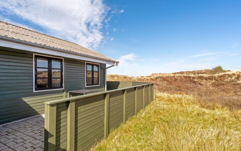 Eida - 400M from the Sea: Möbel, Interior Design, Holz, Decke, Flooring, Fussboden, Holzboden, Küche & Esszimmer Tisch, Tabelle, Light Fixture