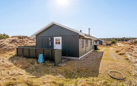 Eida - 400M from the Sea: Möbel, Interior Design, Holz, Decke, Flooring, Fussboden, Holzboden, Küche & Esszimmer Tisch, Tabelle, Light Fixture