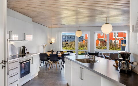 Annakarin - 1.2Km from the Sea: Interior Design, Countertop, Küche, Decke, Holz, Light Fixture, Flooring, Möbel, Beleuchtung, Küchengerät
