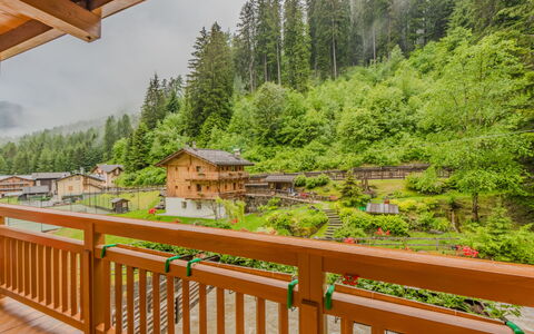 Malè 100: Holz, Lärche, Veranda, Holzbeize, Eco Hotel, Balkon, Hartholz, Holz, Blockhaus