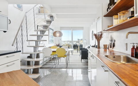 Pejo - 10M from the Sea: Küche, Flooring, Interior Design, Möbel, Countertop, Küchengerät, Fussboden, Wohnung, Major Appliance, Decke
