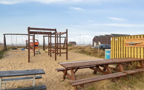 Pejo - 10M from the Sea: Himmel, Landschaft, Einfach, Grundstueck, Sand, Boden