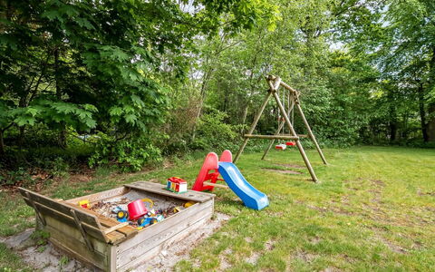 Antoinetta - 350M from the Sea: Spielmittel, Garten, Spielplatz Rutsche, Freizeit, Erholung, Spielplatz, Hinterhof, Park, Rutsche