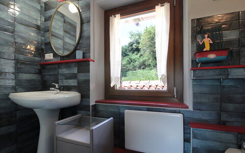 Villa 900 Design & Hills Escape: Armatur, Holzbeize, Hartholz, Fliese, Planke, Zapfhahn, Zimmerpflanze, Badezimmer, Bad Sink, Installation